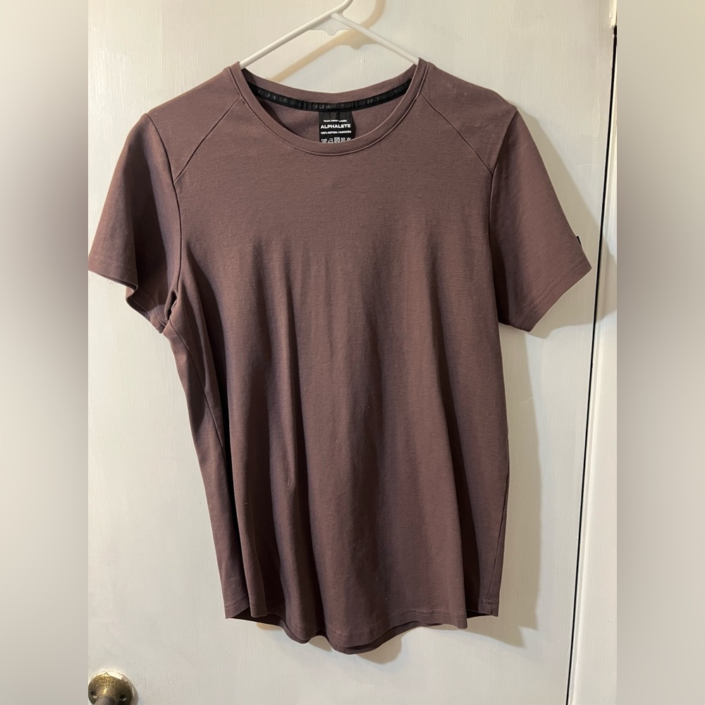 Alphalete shirt
